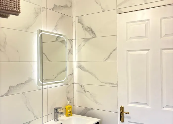 Panorama- Sea & Cathedral Views *